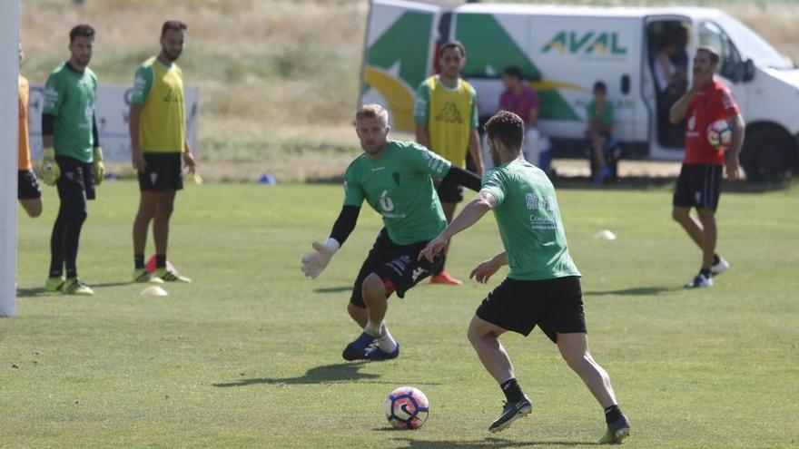 Rodas vuelve a ejercitarse en un entrenamiento con mucho trabajo táctico