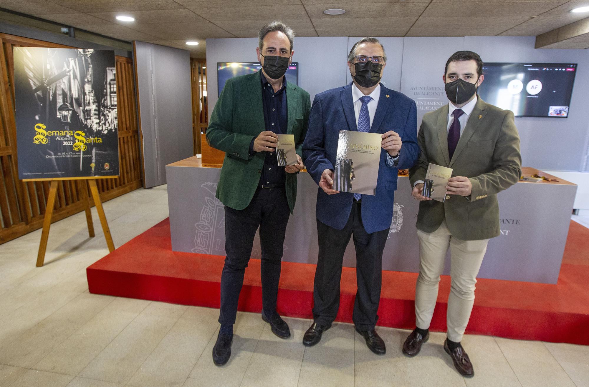 La revista se ha presentado en un acto en el Ayuntamiento de Alicante