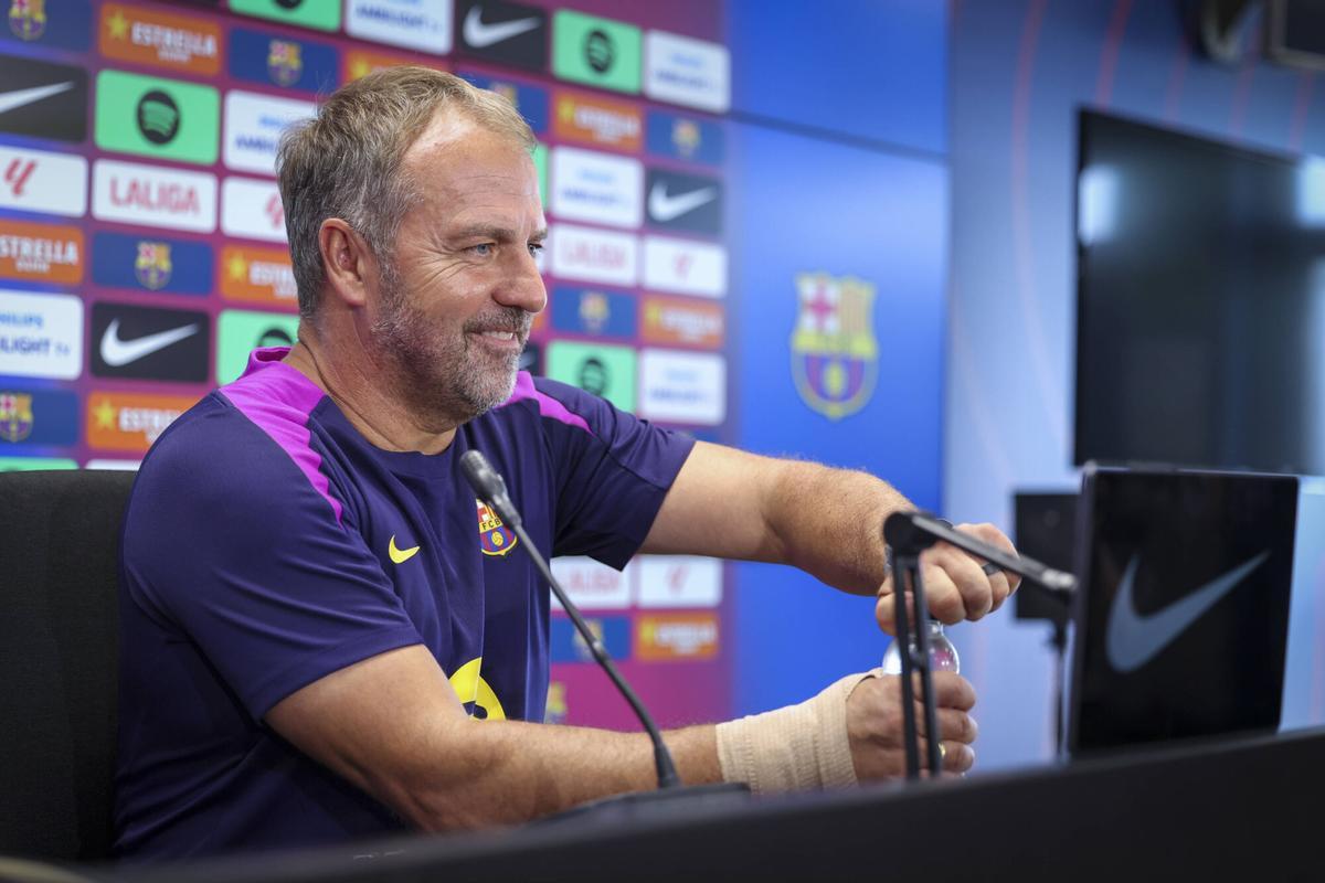 Flick, durante la rueda de prensa