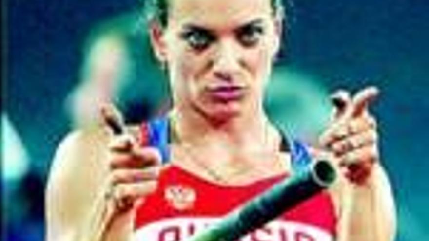 Isinbayeva vuela para conseguir un nuevo récord