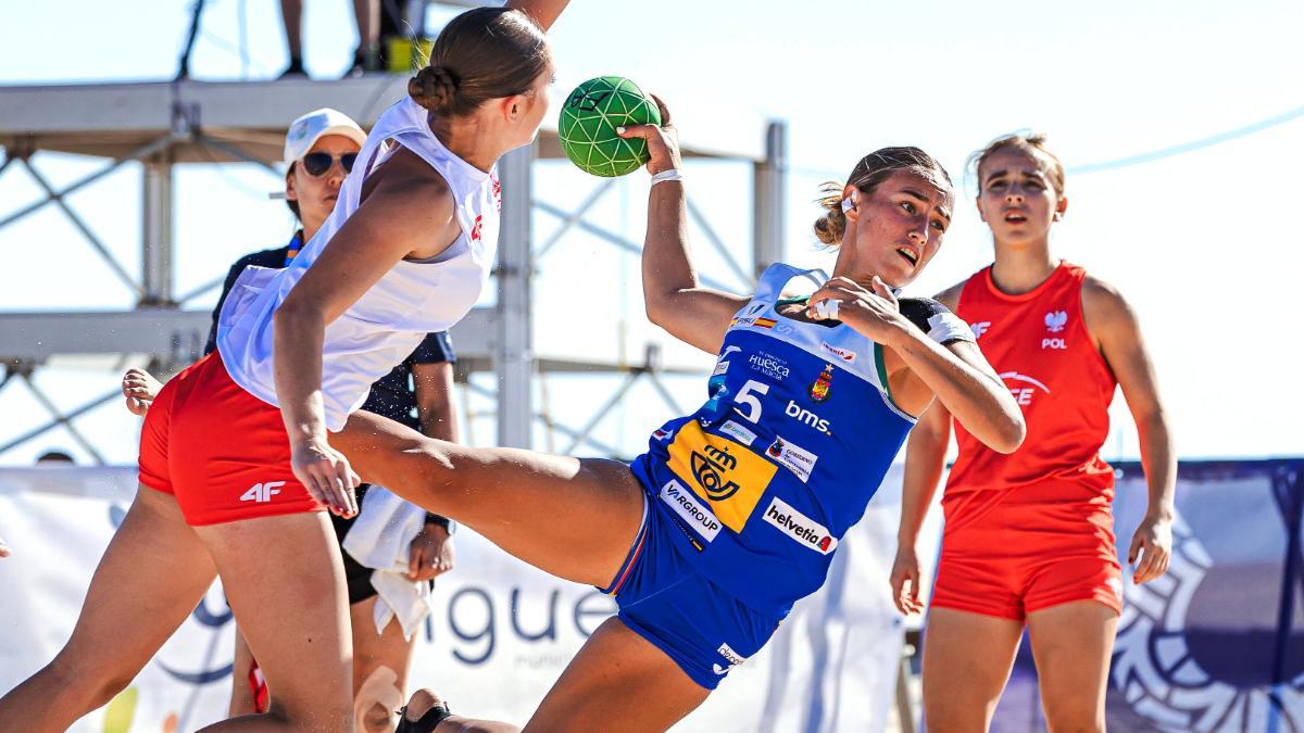 Las Guerreras, plata en el mundial universitario de balonmano playa