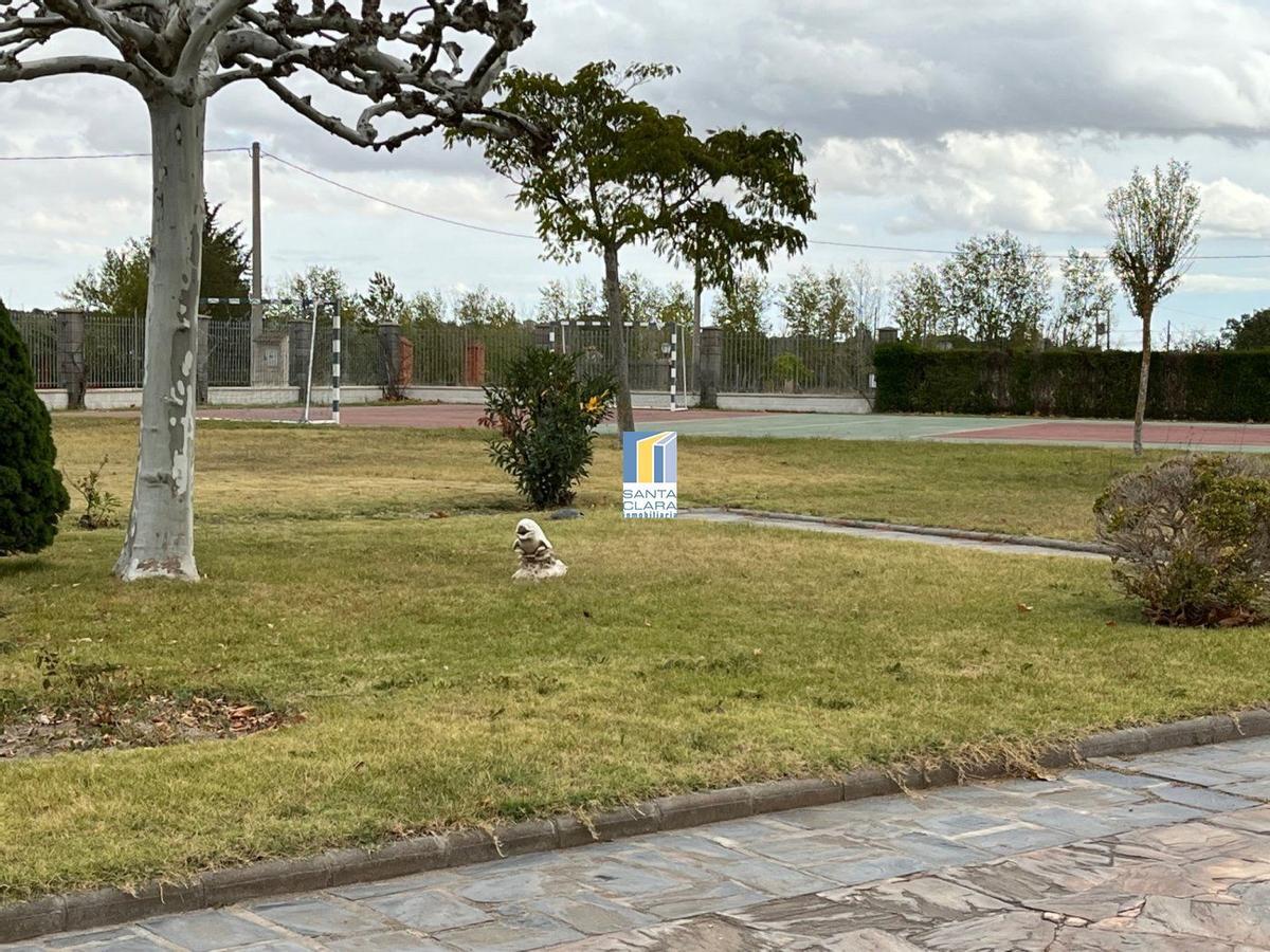 Canchas de la casa en San Frontis
