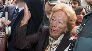 Menchu Álvarez del Valle, àvia de la princesa Letizia, va als jutjats de Cangas de Onís (Astúries) per declarar.