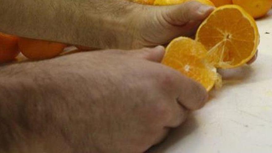 A punto de morir atragantado por una naranja en Almassora