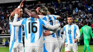 Argentina golea con autoridad sin Messi