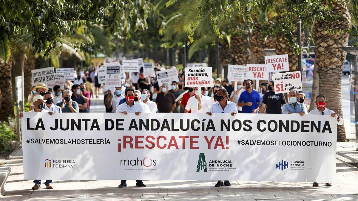 Manifestación celebrada la semana pasada,  por los hosteleros ante el cierre de sus negocios.