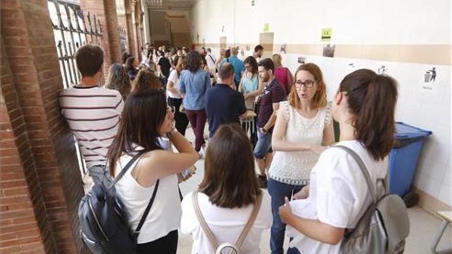 Más de 55.000 aspirantes para mil plazas de auxiliar de enfermería y celador