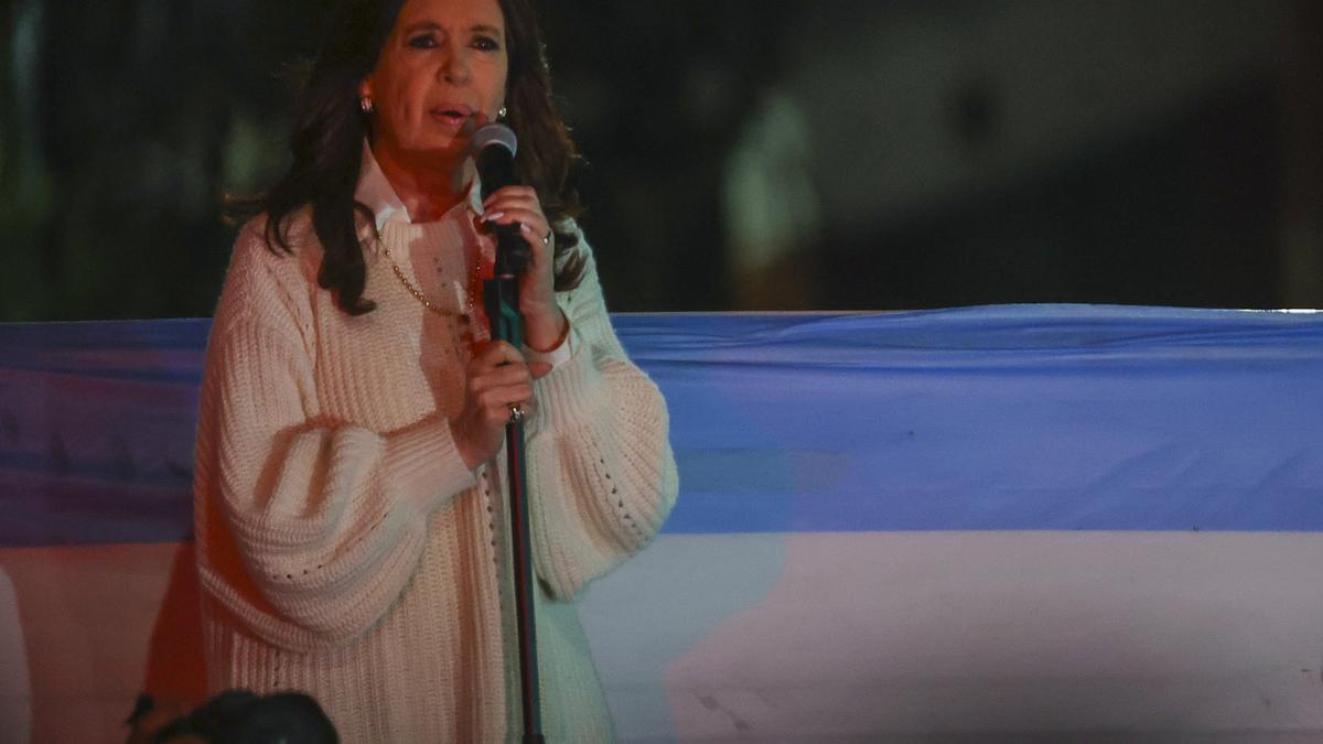 La Justicia indaga a una nueva detenida por el ataque a Cristina Fernández.