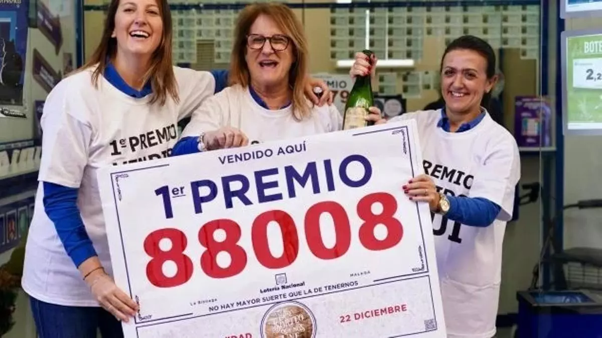 ?A qu谷 hora ha salido el Gordo m芍s tard赤o de la historia del sorteo de la Loter赤a de Navidad?