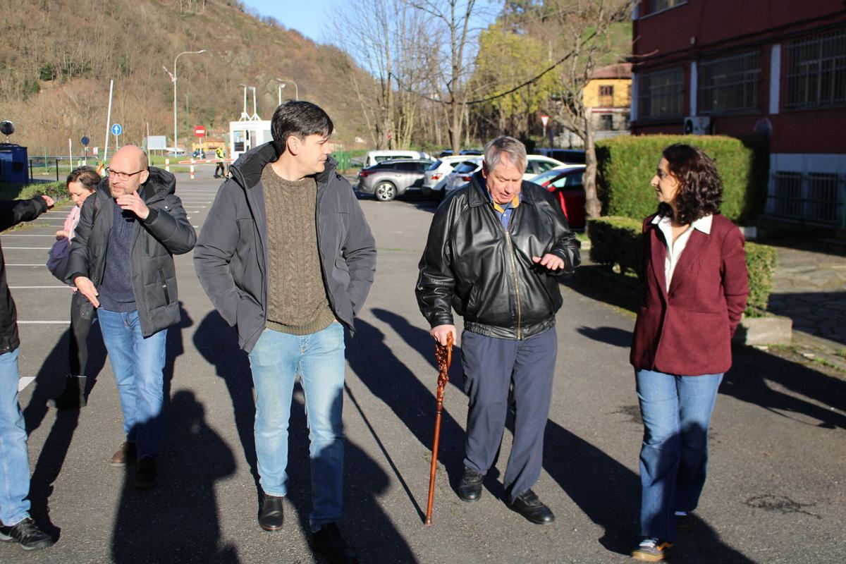 EN IMÁGENES: Visita del exdirectivo de la NASA a las minerías del pozo Santiago para hablar sobre el futuro laboratorio que podría recrear las condiciones de vida en la Luna
