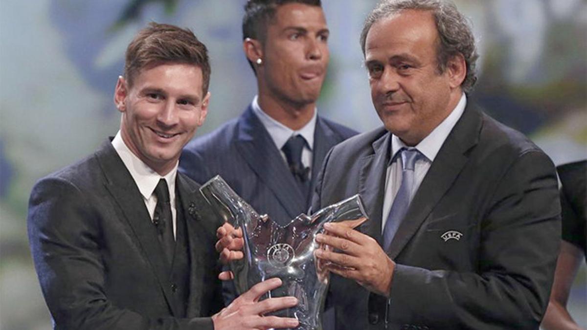 Cristiano puso mala cara cuando Messi recibió el premio