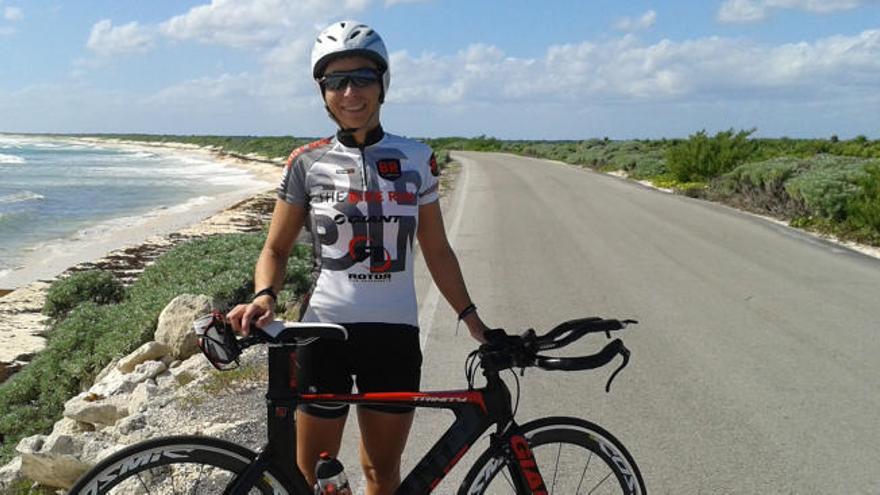 Alida Ballester debutaba en la distancia reina del triatlón en la isla mejicana de Cozumel.