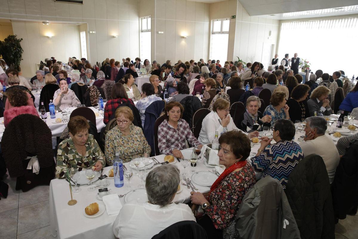 Asistentes al homenaje.