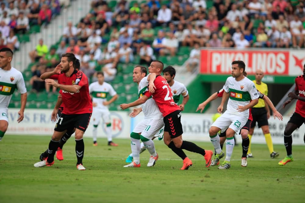 Elche y Nàstic empatan en el Martínez Valero