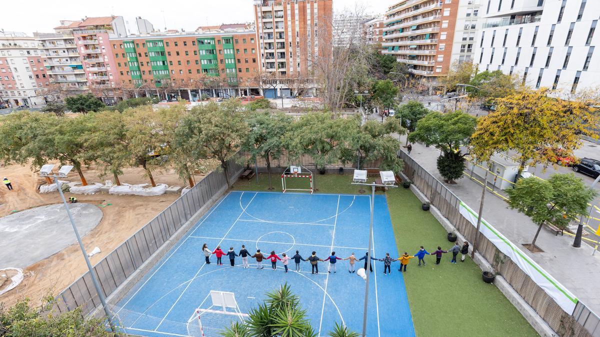 El patio de la escuela Paideia, en el distrito de Les Corts, en Barcelona.
