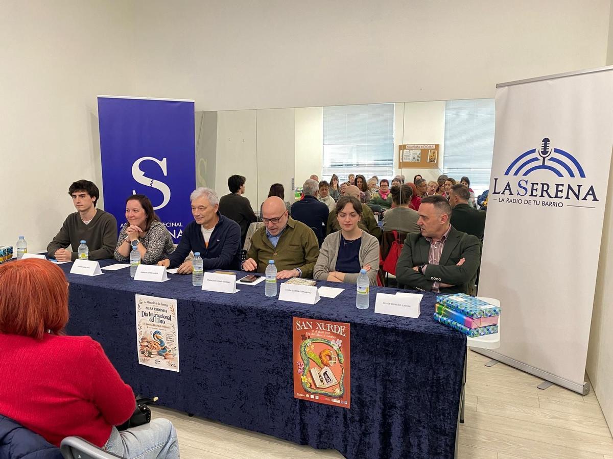 Participantes en la mesa redonda impulsada por La Serena.