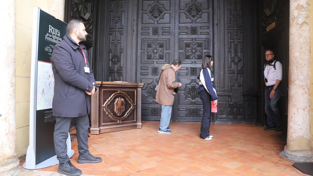 Seguridad en la Mezquita-Catedral de Córdoba.