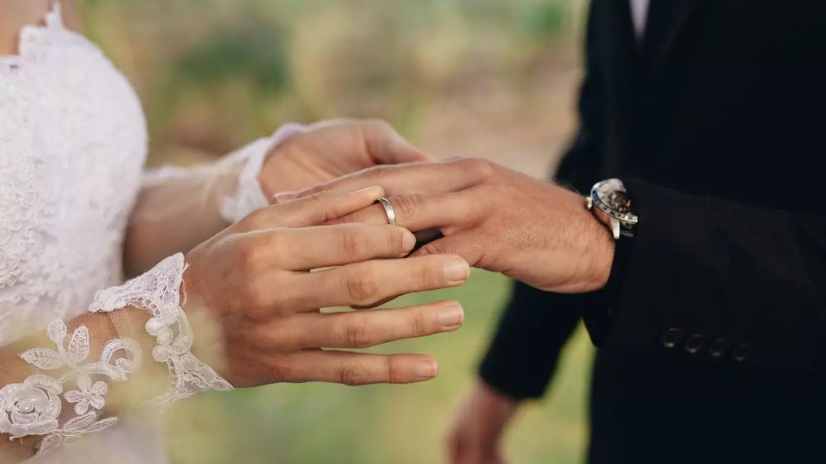 Los novios exigen el pago de 400 euros por persona para asistir a su boda y sus invitados se rebelan