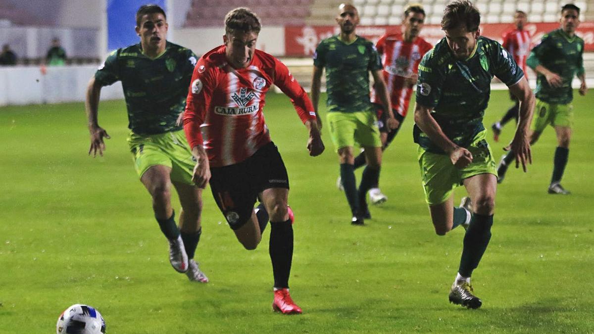 Guille Perero, en el encuentro anteel Guijuelo de la primera vuelta. | J. L. F.