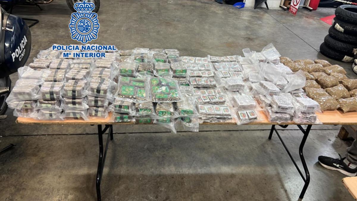 Dinero y droga intervenidos dentro de la operación 'emperador'.