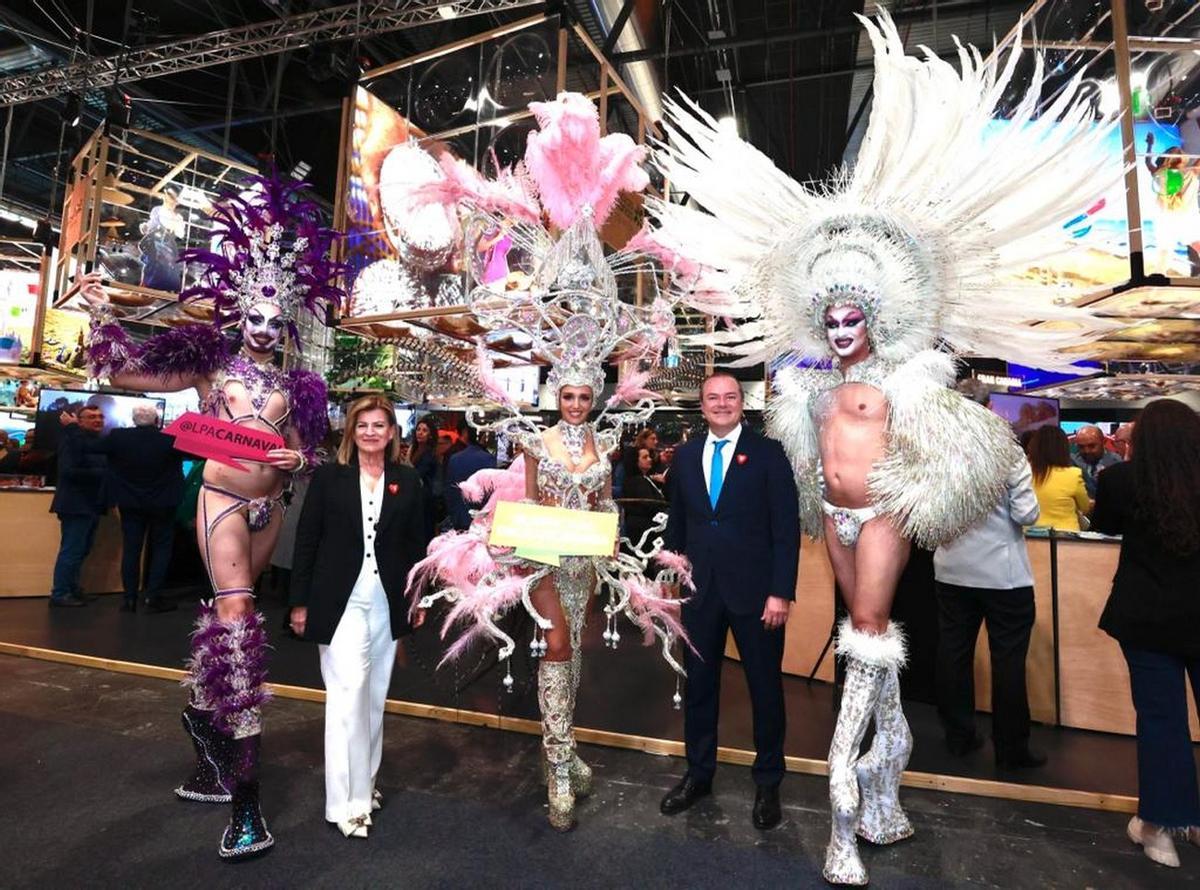 Imagen de los representantes del Carnaval de Las Palmas de Gran Canaria este miércoles, en Fitur 2023.