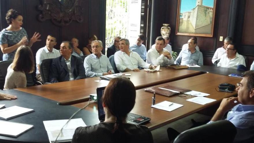 Los empresarios asistentes a la reunión en la Cámara de Comercio de Cuba.