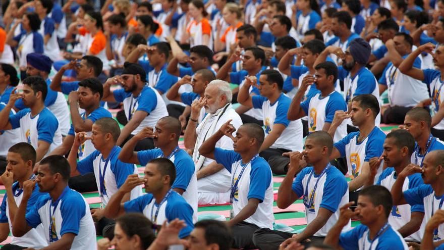 La India celebra el Día Internacional del Yoga