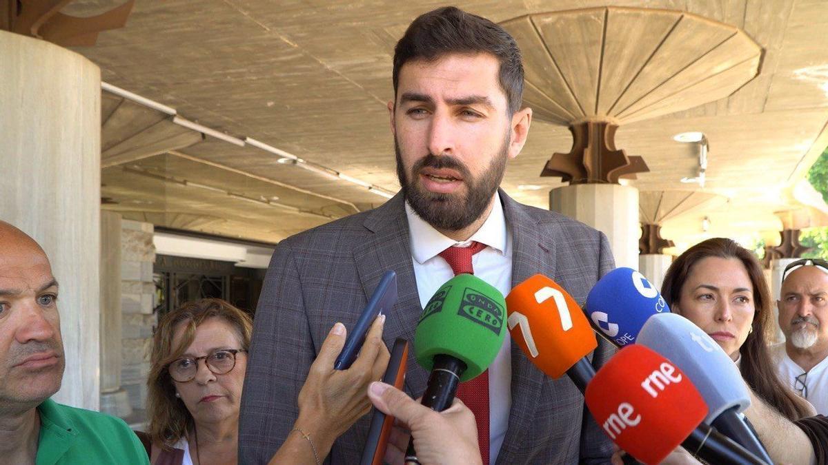 Antelo, en su comparecencia ante los medios