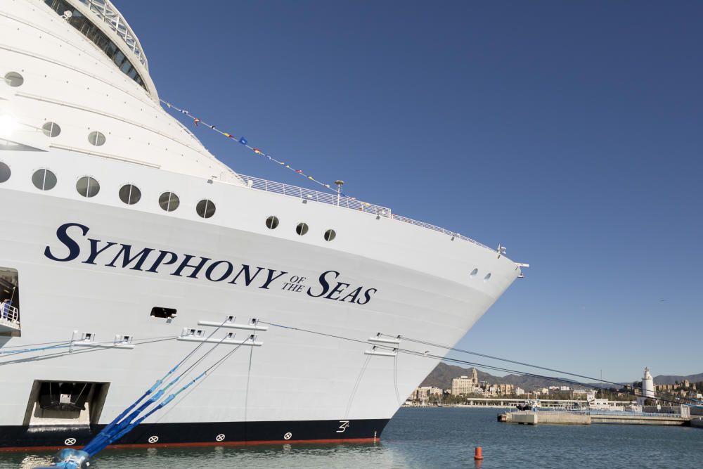 El Symphony of the Seas atraca en Málaga