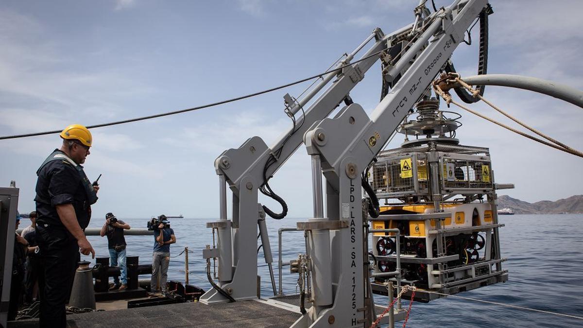 Demostración en Cartagena del nuevo robot de la Armada, el ROV ‘Leopard’. /  LOYOLA PÉREZ DE VILLEGAS