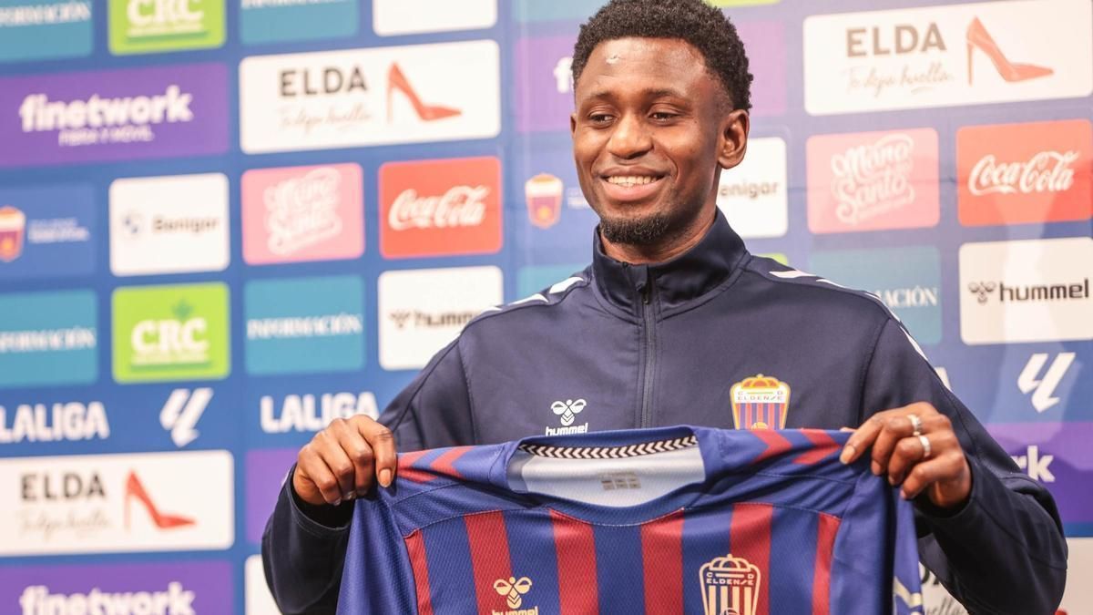 Amadou Diawara en su presentación con el Eldense