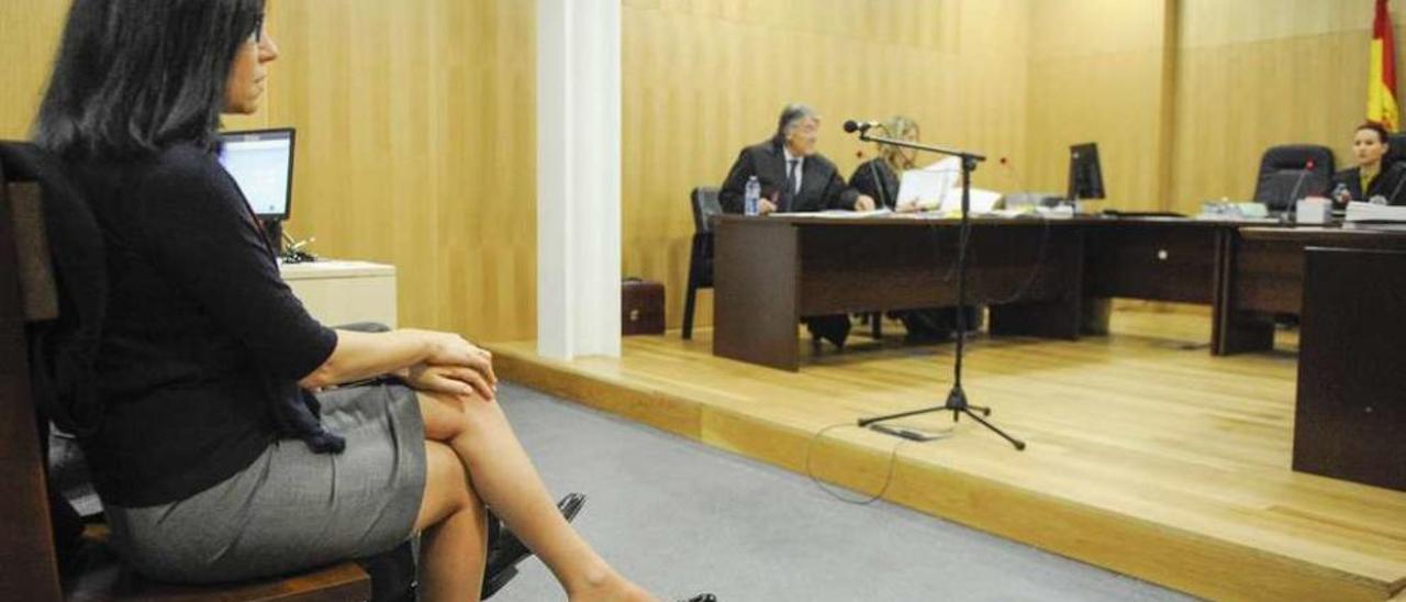 La exconcejala Áurea Soto leyó su alegato en el derecho a la última palabra.  // Brais Lorenzo