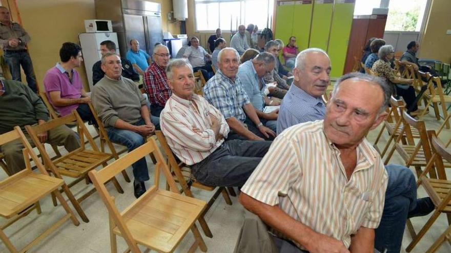 Asistentes a la asamblea de ayer en Salcedo.