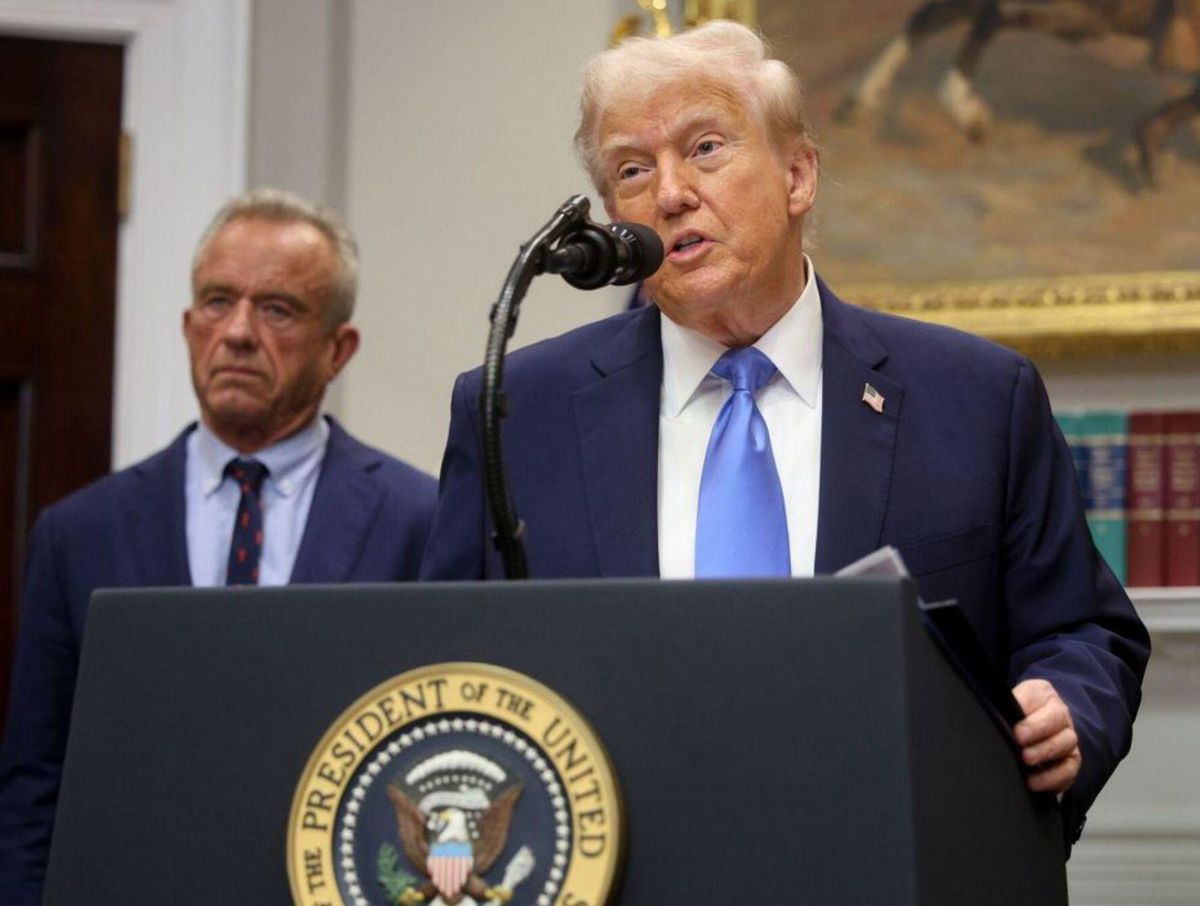 Trump contradiu la ciència i relaciona paracetamol i autisme