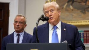 Trump contradiu la ciència i relaciona paracetamol i autisme