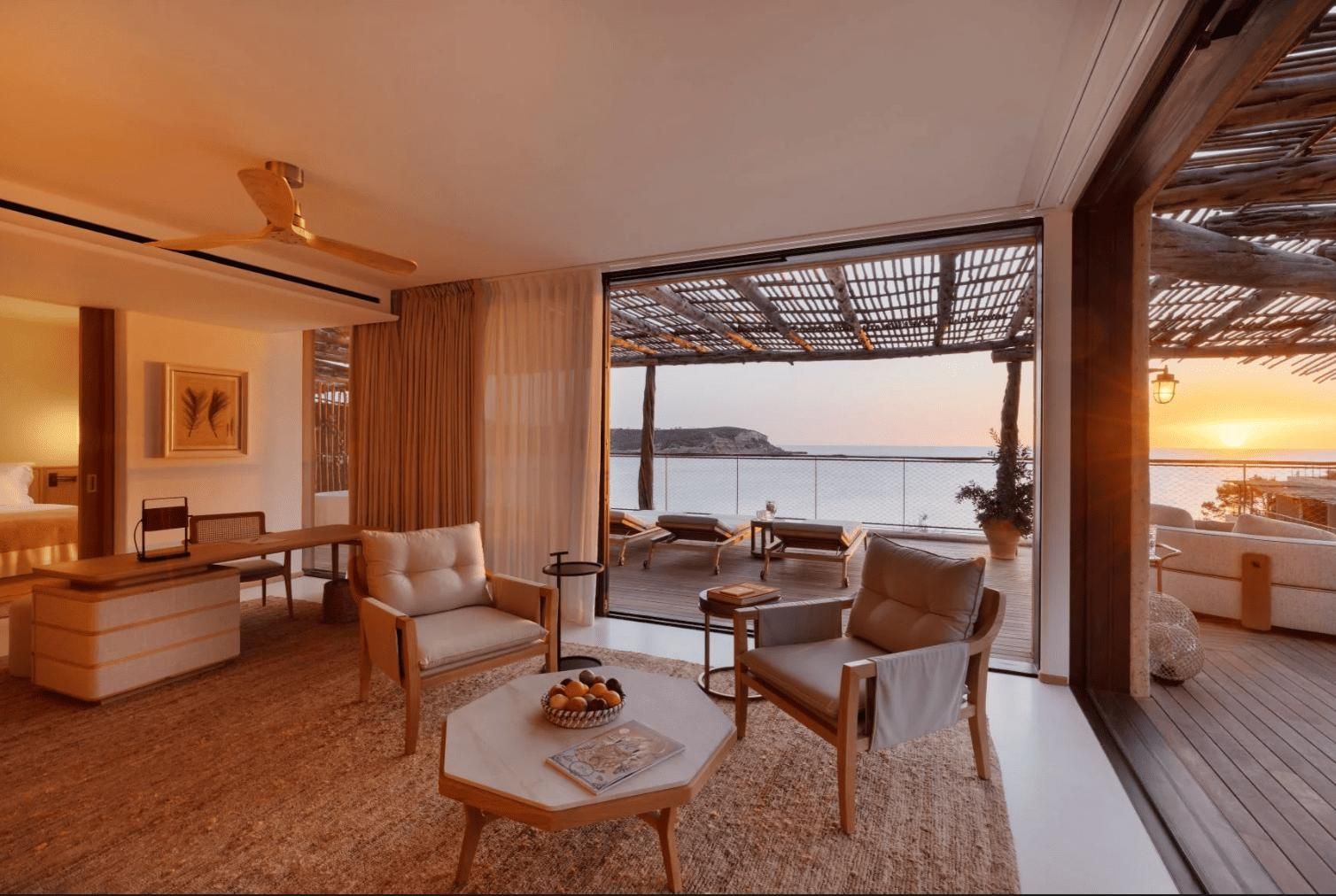 Así es uno de los hoteles más lujosos de Baleares: dos mansiones y suites dentro de cuevas