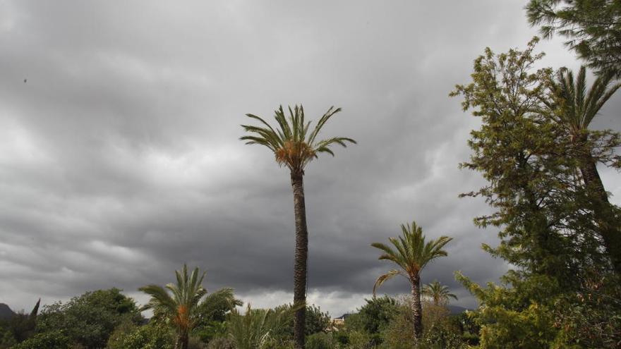 Imagen de archivo del cielo cubierto que amenaza tormenta en la Región