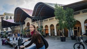 Los paradistas del mercado de Santa Caterina, al límite por un servicio de vigilancia deficiente
