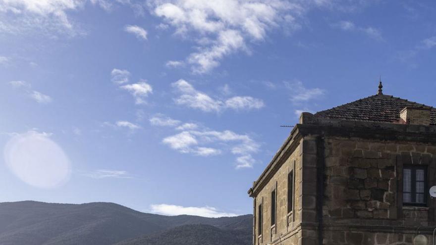 La estación de Caldearenas en la comarca del Alto Gállego. | MIGUEL ÁNGEL GRACIA