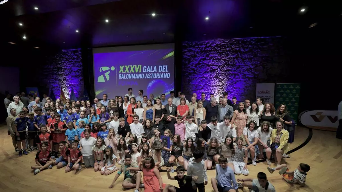 La fiesta del balonmano asturiano: una gala con orgullo