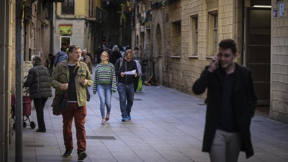 Entorno de la escuela Cervantes, en la calle Sant Pere Més Baix.