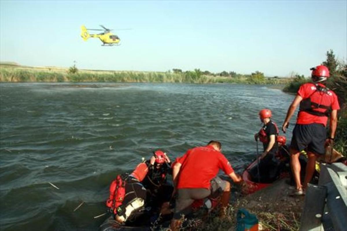 Equips de salvament busquen un ofegat al pantà d’Utxesa, a Torres de Segre (Segrià), fa unes setmanes.