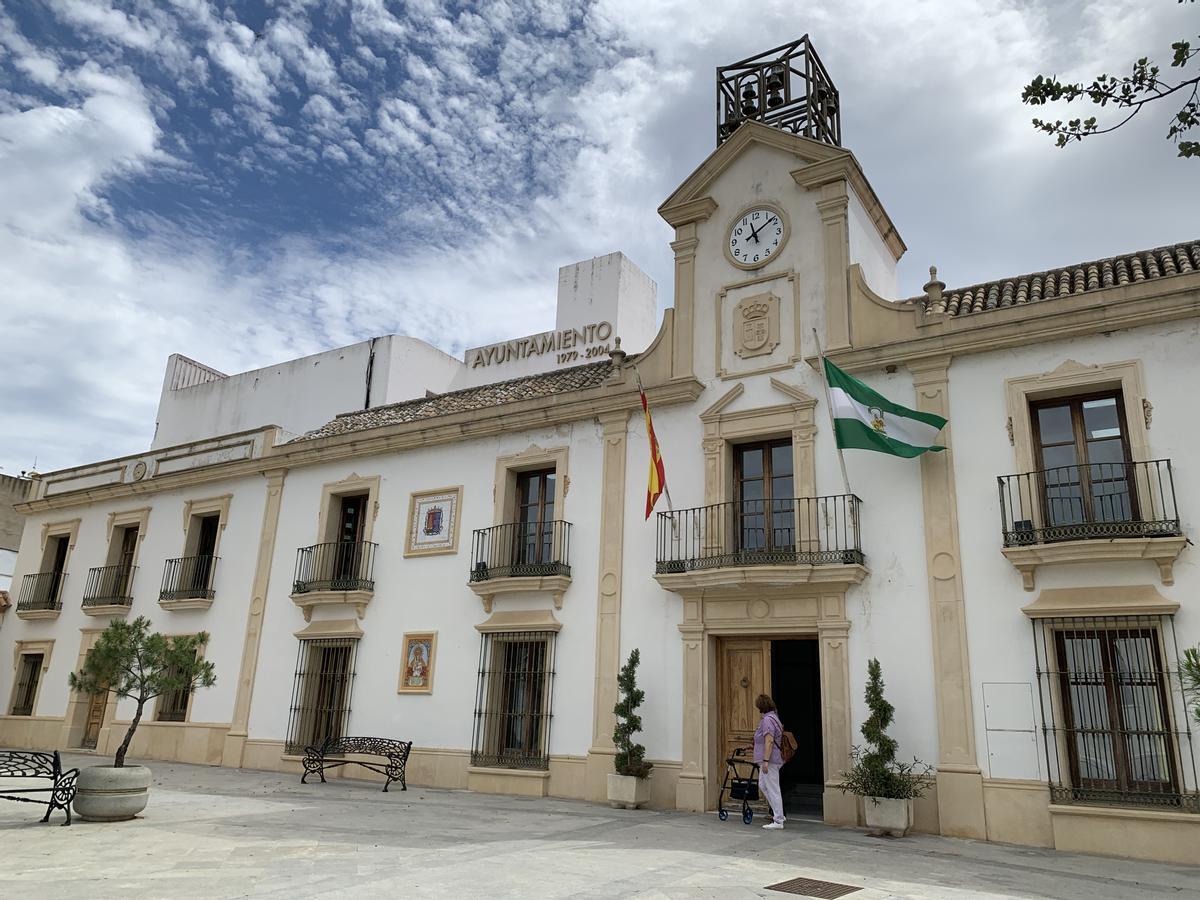 Ayuntamiento de la localidad sevillana de Burguillos, cuya deuda ha sido comprada por un fondo buitre estadounidense por 27 millones de euros