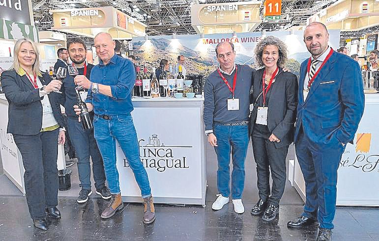 Pilar Amate, Alicia Bueno y Álvaro Roca, entre otros.