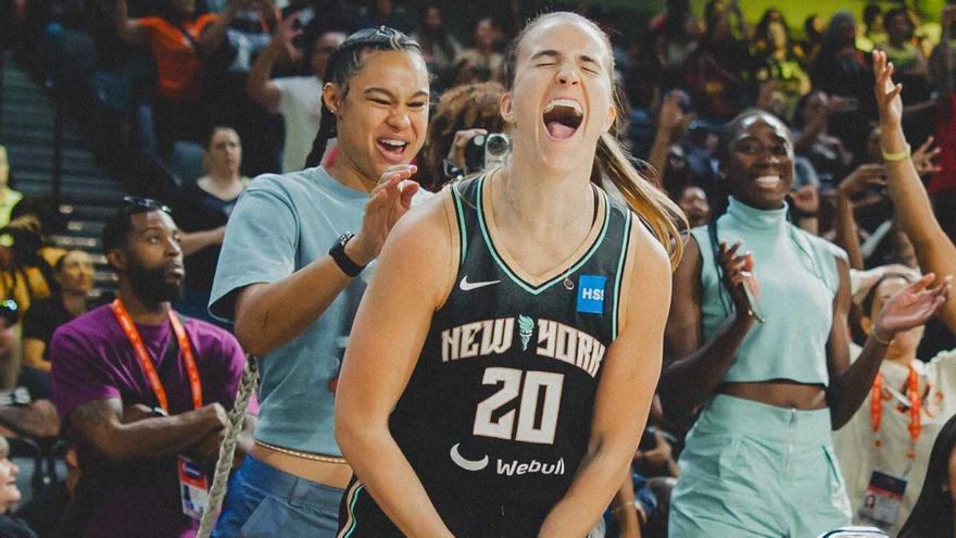 Vídeo | Sabrina Ionescu fa història i bat el rècord en un concurs de triples de la WNBA i l&#039;NBA