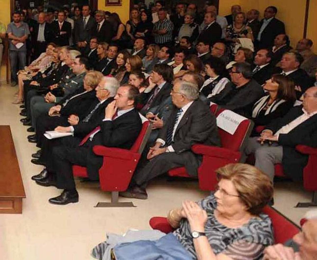 Almoradí rinde su tributo a "Don Víctor"