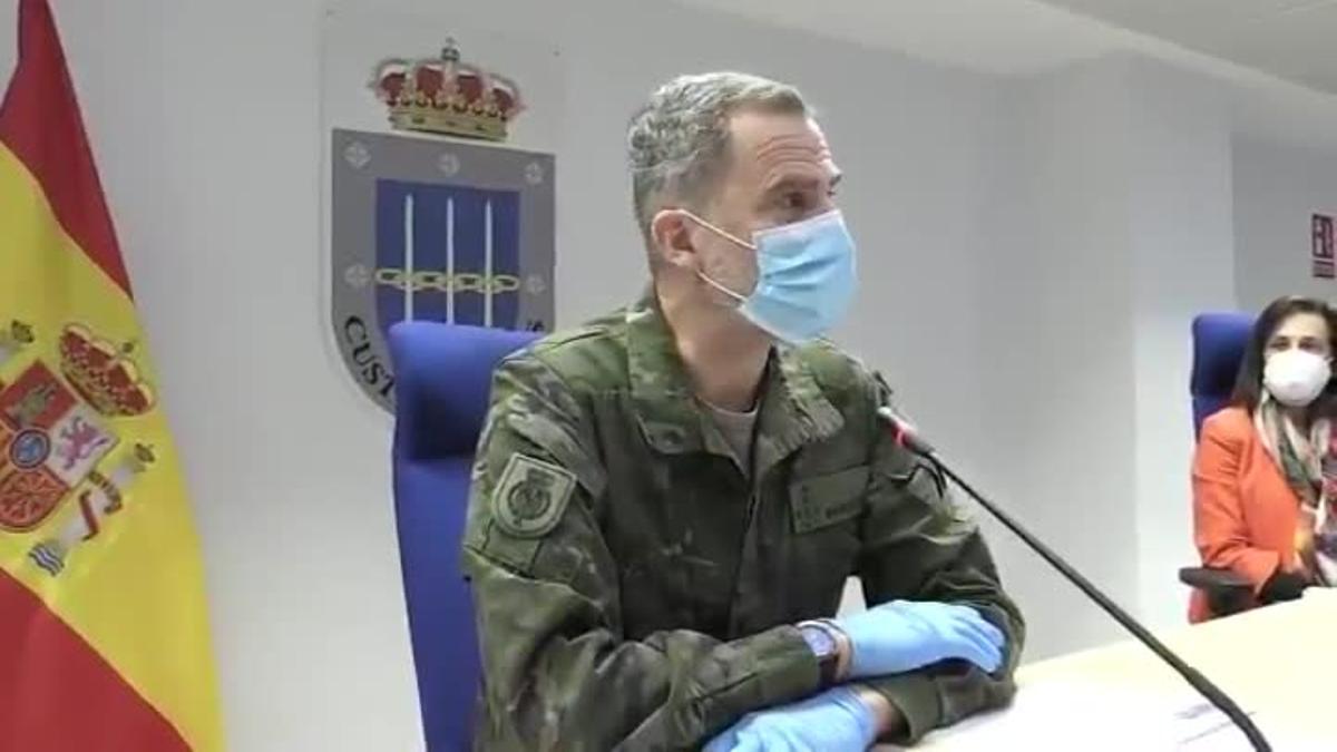 El Rey Felipe con guantes y mascarilla en su último acto oficial