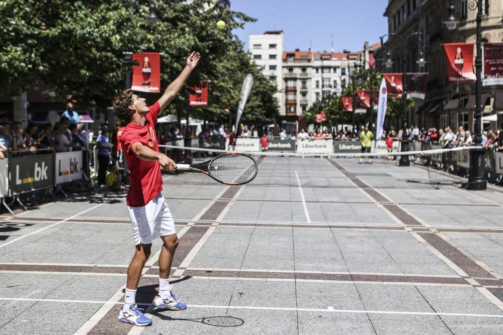 Partido de exhibición del Torneo Dionisio Nespral entre Pablo Carreño y Albert Montañés en el Paseo de Begoña