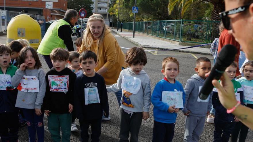 Alumnos del Marcelo Gago preparados para salir en una de las pruebas del I Cross escolar que  recibe el nombre del exboxeador. | M. V. 