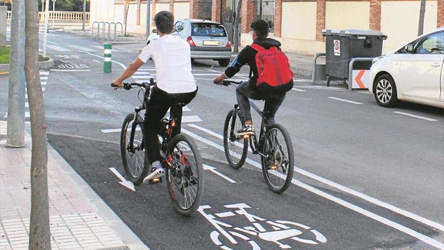 Benicàssim estrena nuevo carril bici que une el pueblo y el Desert